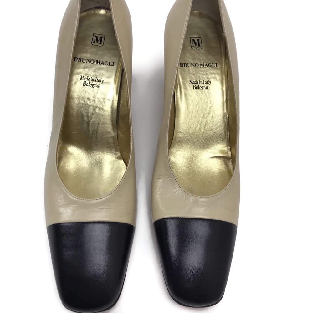 Bruno Magli Made Balogna, Italy Pumps Size 91/2 AA